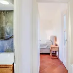 2 Bedroom Gorgeous In Camaiore