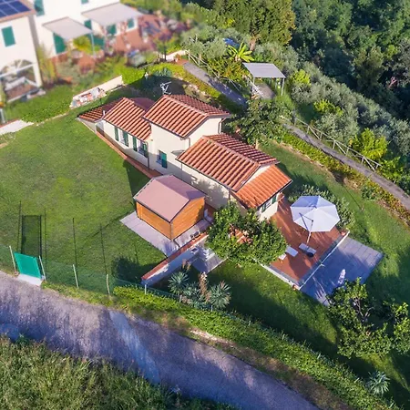 2 Bedroom Beautiful Home In Camaiore *
