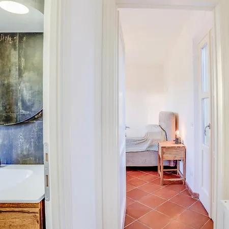 2 Bedroom Beautiful Home In Camaiore Camaiore