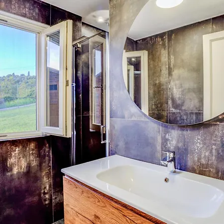 Holiday home 2 Bedroom Beautiful Home In Camaiore Camaiore